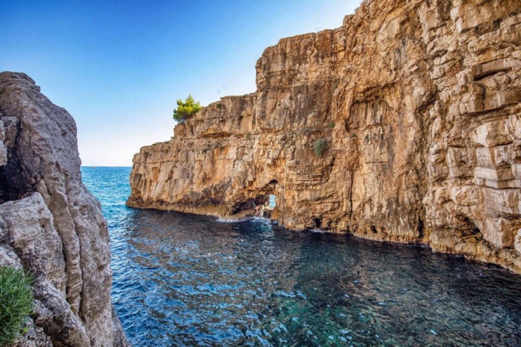 Pulske plaže pune su turista